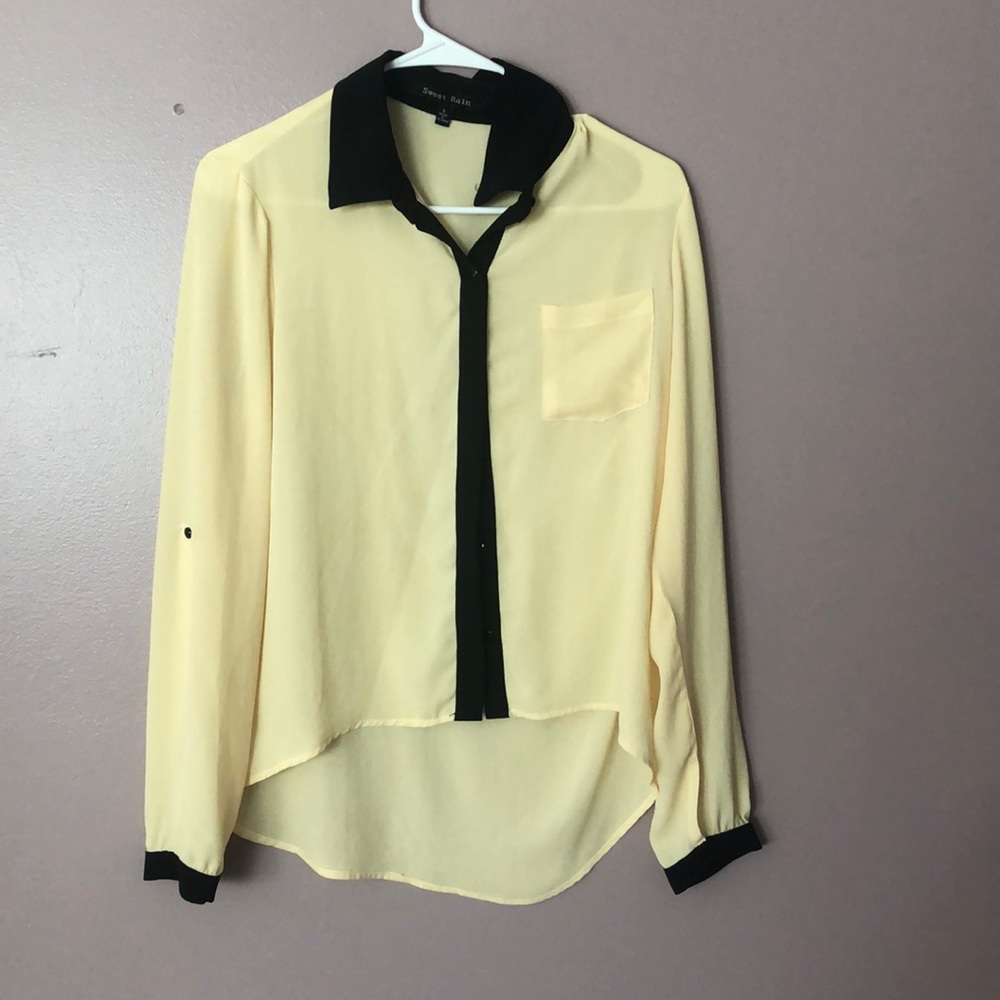 🤩BUY 3 GET 1 FREE🤩 yellow & black sheer top!